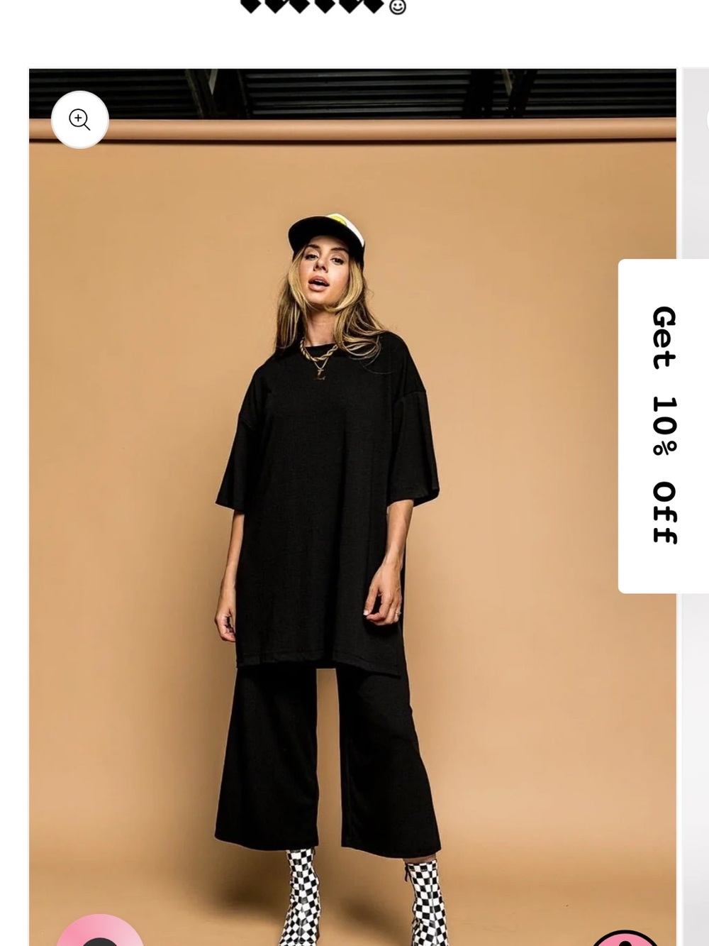 Dressed in LALA Black Ribbed Short Sleeve Crewneck Top
